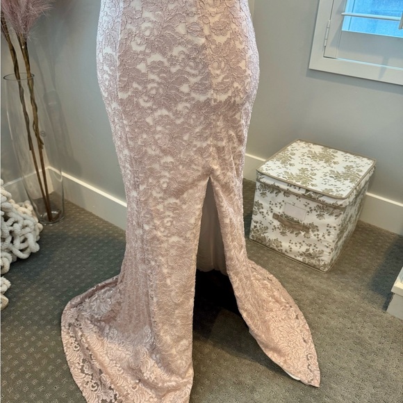 Cachet Rose gold/Blush pink Elegant Lace Evening Gown size 6 - Picture 4 of 11